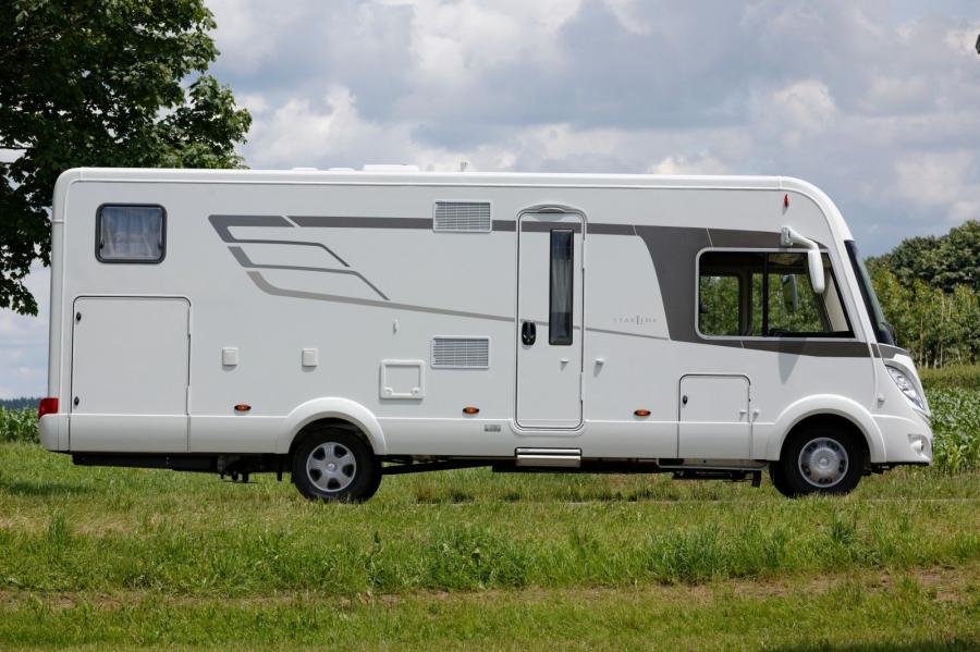  Hymermobil B 680 StarLine 2016 года  (фото 2 из 13)